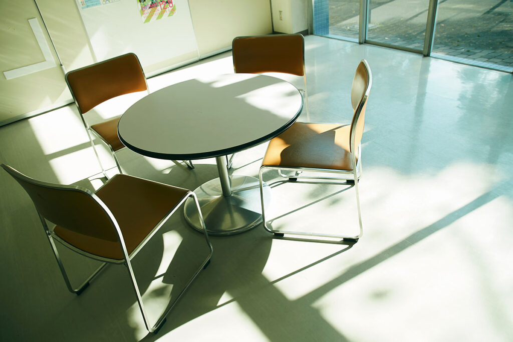 バックヤードの床が見直されている理由